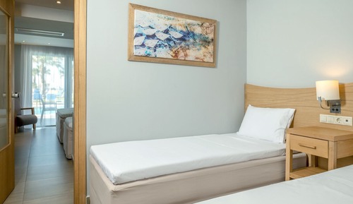 Suite, Pool Access, Sea View