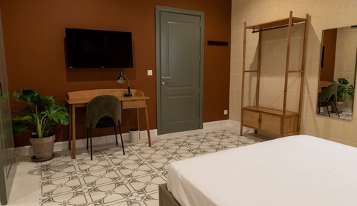Queen Room