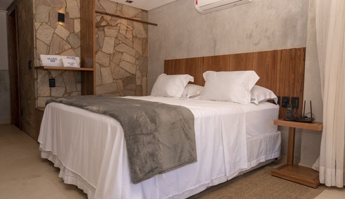 Premium Studio, 1 King Bed, Terrace, Partial Sea View