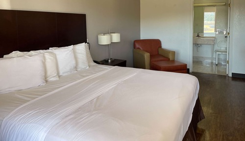 Deluxe Room, 1 King Bed, Non Smoking