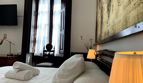 Design Triple Room, Balcony, City View