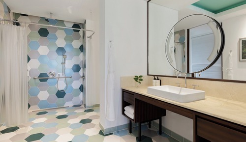 Room, 1 King Bed, Roll-in Shower, Non Smoking (Communications, Mobil, Roll-In Shower)