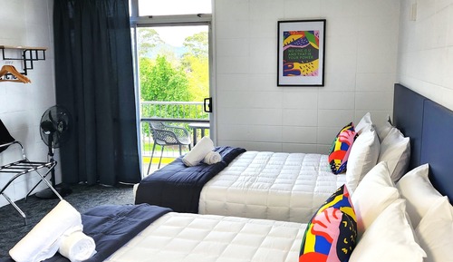 Twin Studio (2 Queen Beds) & Ensuite bathroom