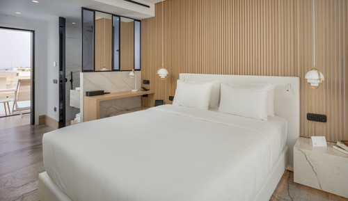 Deluxe Double Room Pool Front