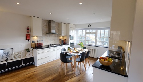 Luxury Apartment, Private Bathroom, Garden View (Riverwalk Apartment North)