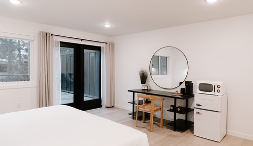 Cypress Suites Single King