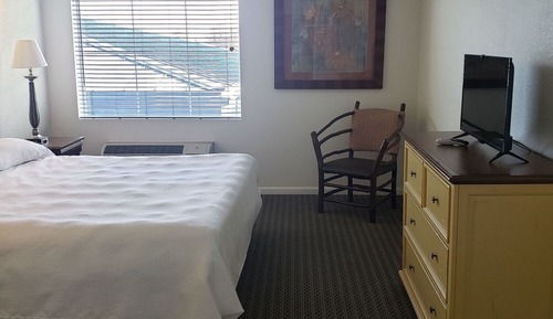 Classic Condo, 1 Bedroom, Pool View