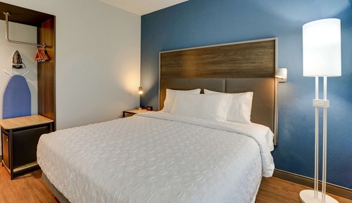 Room, 1 King Bed, Accessible (Hearing)