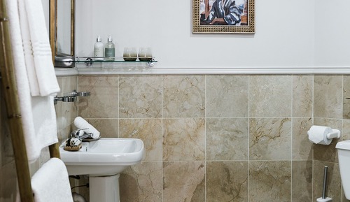 Basic Double Room, 1 Queen Bed