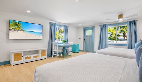 Deluxe Two-King One-Bedroom Suite