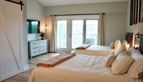 Signature Suite, 2 Double Beds, Valley View