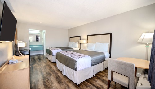 Standard Double Room, 2 Queen Beds