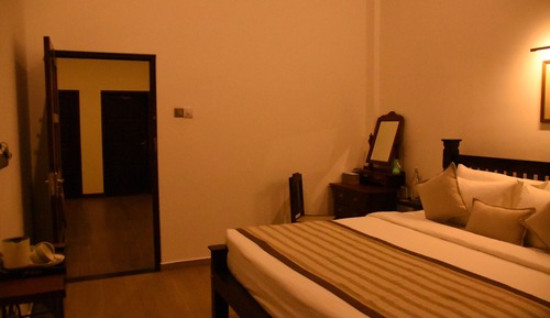 Deluxe Double or Twin Room, 1 King Bed