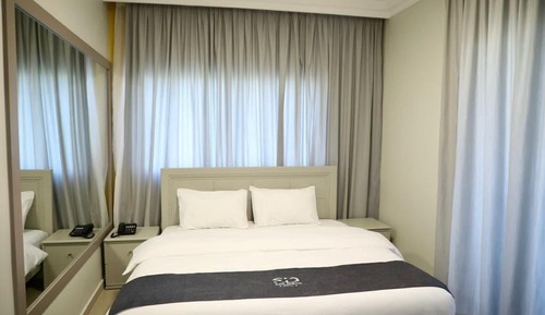 Family Suite, City View