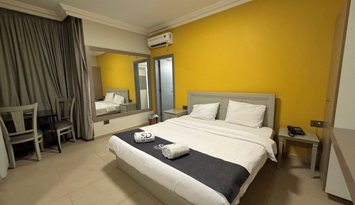 Grand Single Room, 1 King Bed, Resort View