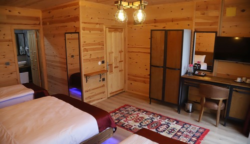 Standard Quadruple Room, Multiple Beds, River View, Slope side