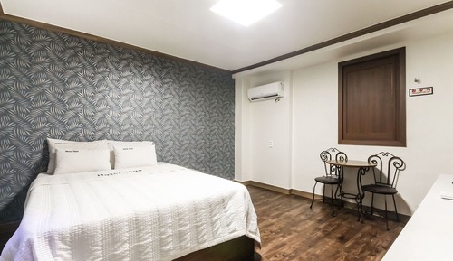 Room (Standard Room)