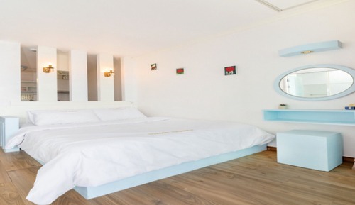 Room (Room 203 (Ocean View Spa))