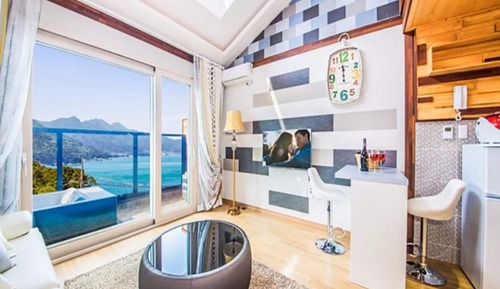 Room (Wind Complex No 304 )