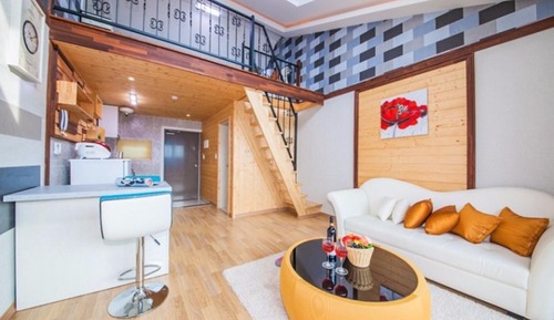 Room (Wind Complex No 302 )