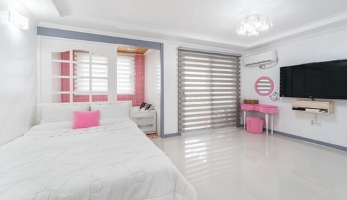 Room (July Room (Jet Spa))