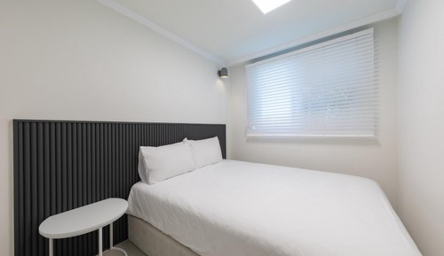 Room (Stolke)