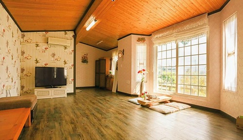 Room (Villa (Unshared House))