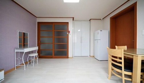 Room (Room 206 (Ondol Room))