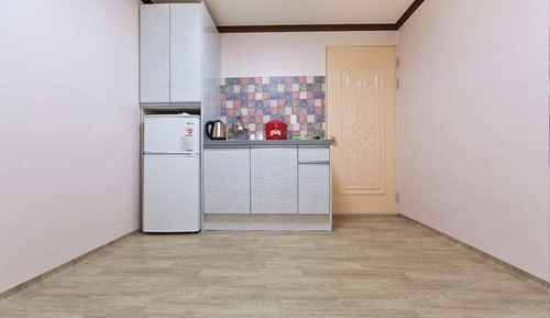 Room (Small room 2)