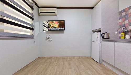 Room (Small room 3)