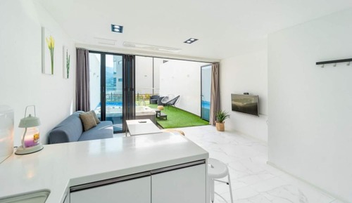 Room (POOLVILLA 104 (Duplex) (Random Room))