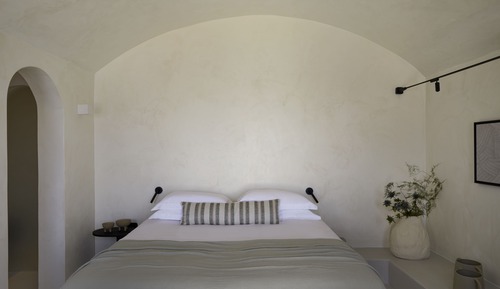 Serenity Suite with Plunge Pool and Caldera View