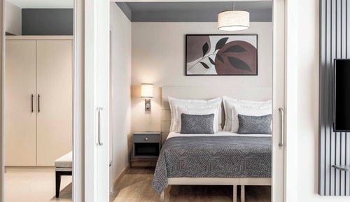Deluxe Suite (2 Adult + 2 Children)