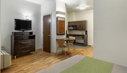 Deluxe Room, 1 Queen Bed, Accessible, Non Smoking