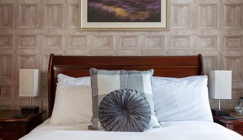 Business Double Room, Ensuite (Heathcliff)