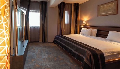 Executive Suite (Deluxe)