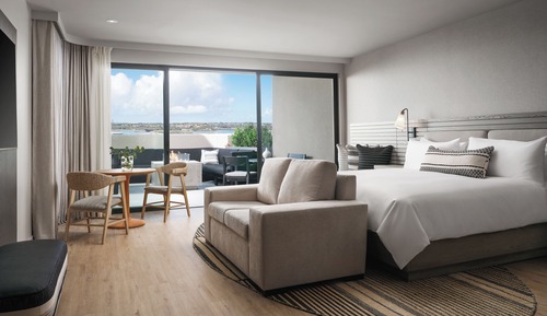 One Bedroom King Suite Coastline View (Fire Pit)