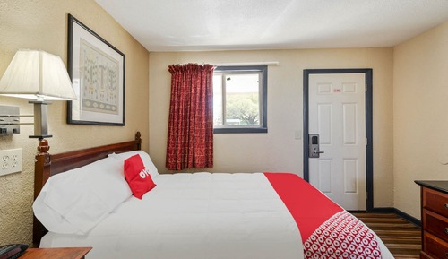 Room, 1 Queen Bed, Smoking