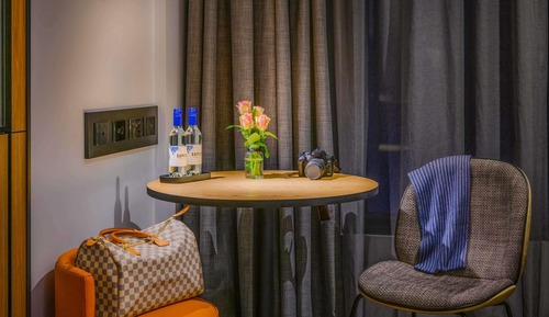 Classic Room, 1 King Bed