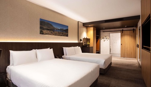 Room, 2 Queen Beds (Interior Room, Accessible)