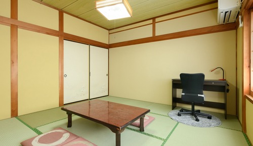 Japanese Room up to 4 guests with Shared Bathroom (Non-Smoking)