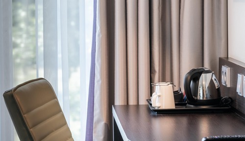 Twin Room, Roll-in Shower