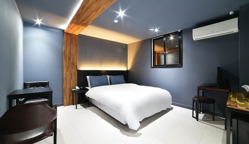 Room (Business Deluxe (Netflix available do)