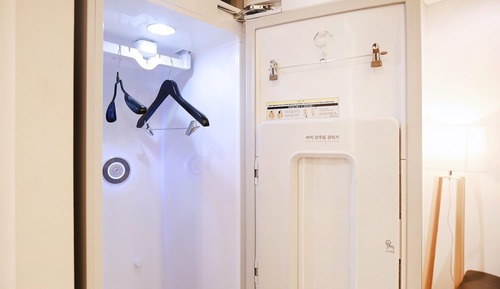 Room (Party Room (free Netflix available))