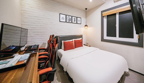 Room (2PC high-end game room OTT (high-end )