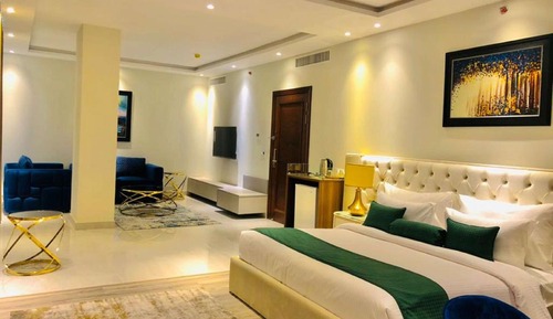 Premier Suite, 1 King Bed, Non Smoking, City View (with Extra Bed)