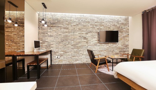 Room (Vintage B (Netflix available air puri)