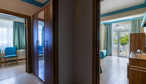 Family Room, 2 Bedrooms