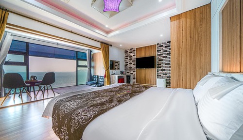 Room (Special room (barbecue available/loca)