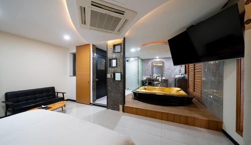 Room (Royal Premium (TV OTT Terrace))